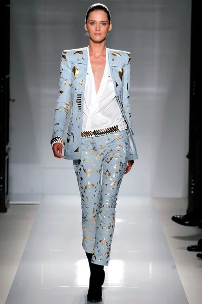 Look 24
